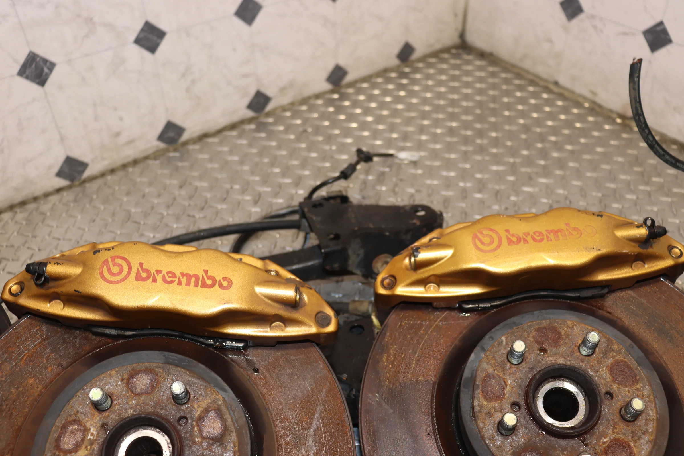 JDM 02-05 Subaru WRX STI Brembo Brakes Calipers, Rotors - Image 3