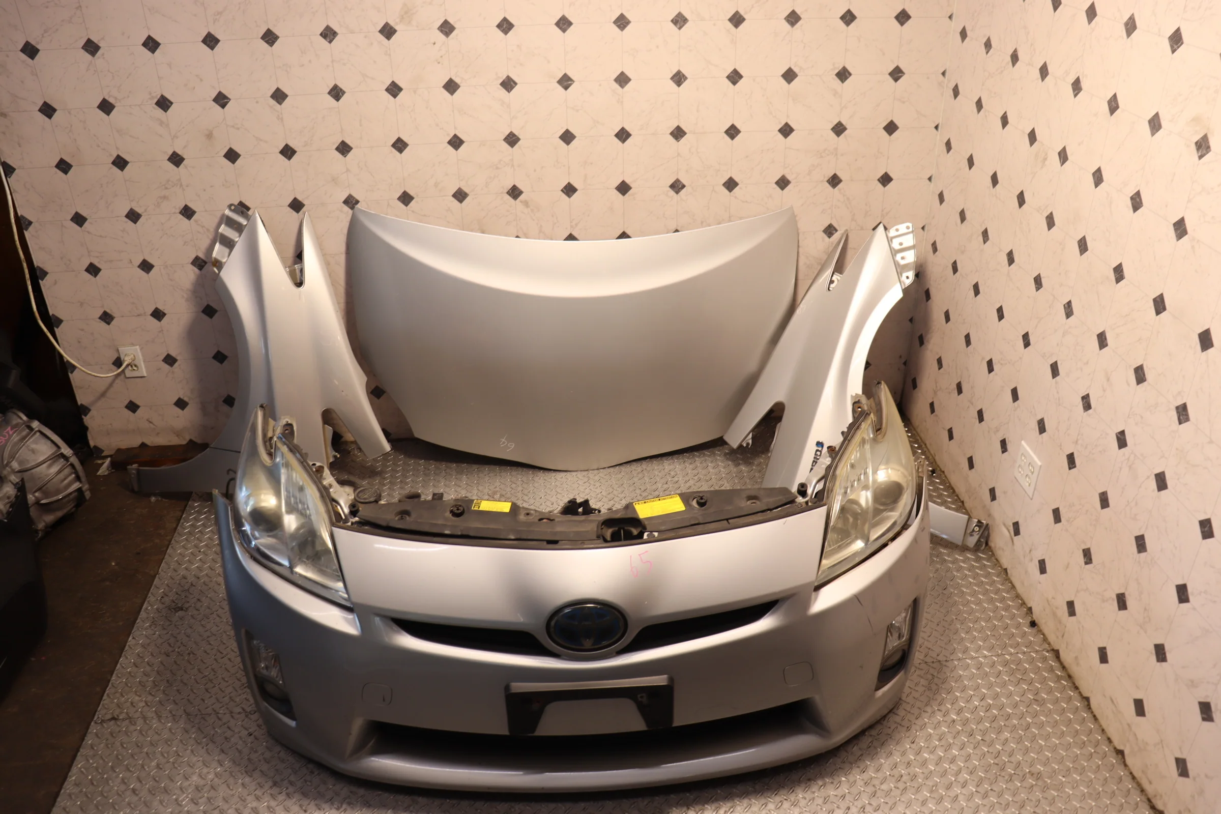 JDM 10-15 TOYOTA PRIUS HYBRID NOSECUT REPLACEMENT W/HOOD & FENDERS (Silver) - Image 5