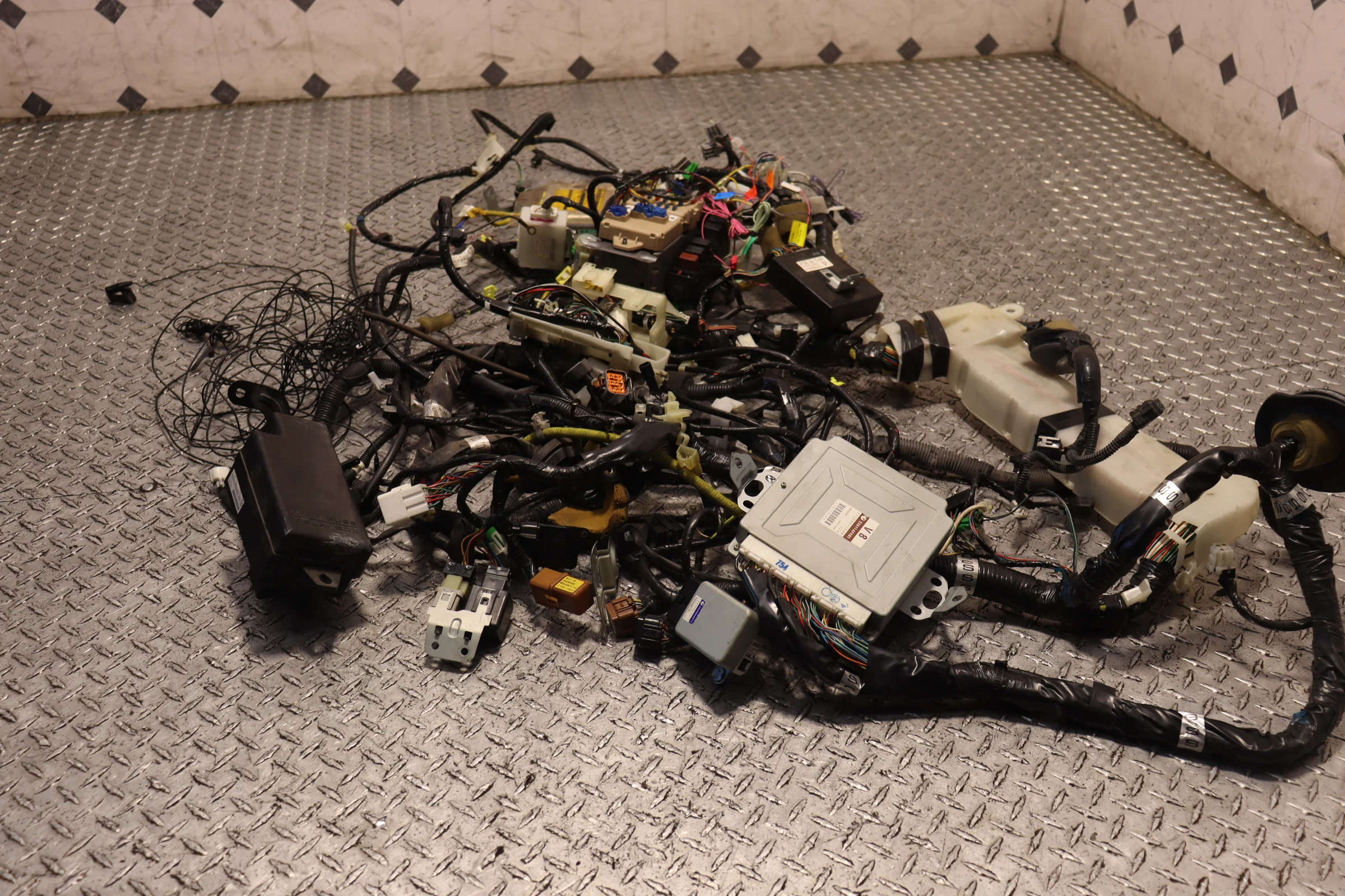 JDM 2002-2007 SUBARU IMPREZA WRX STI ENGINE V7 J207 COMPLETE WIRING HARNESS & ECU - Image 3