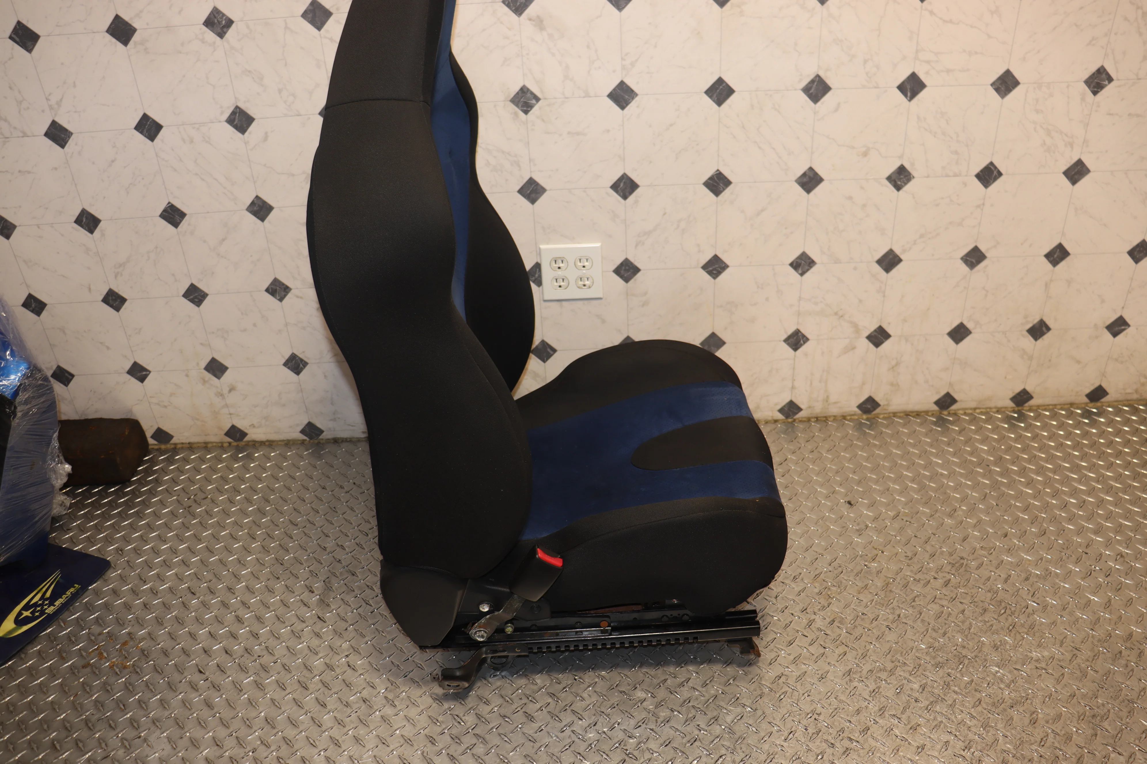 JDM 2002 - 2007 SUBARU IMPREZA WRX STI GDB COMPLETE BLUE FRONT AND REAR SEATS - Image 15