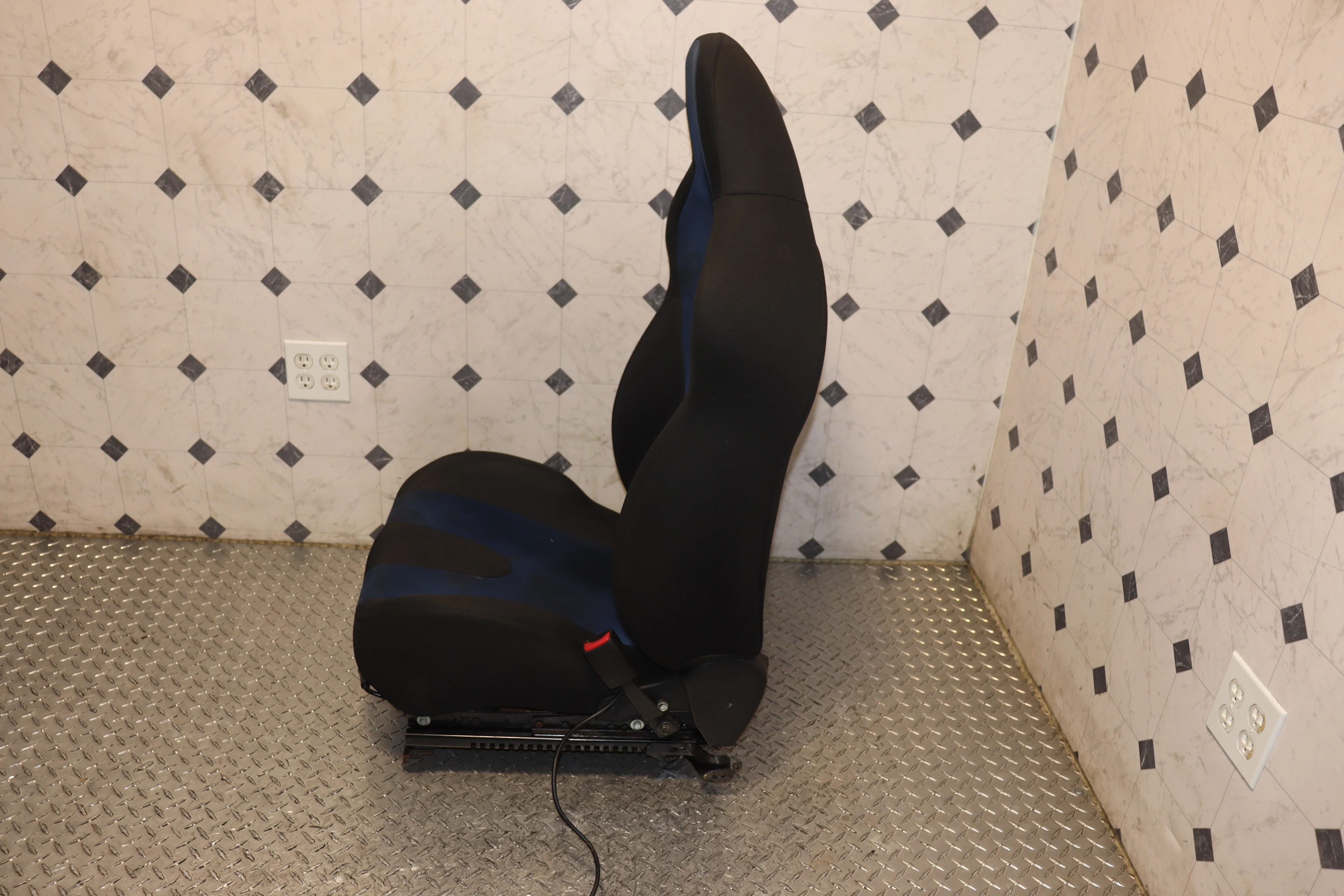 JDM 2002 - 2007 SUBARU IMPREZA WRX STI GDB COMPLETE BLUE FRONT AND REAR SEATS - Image 18