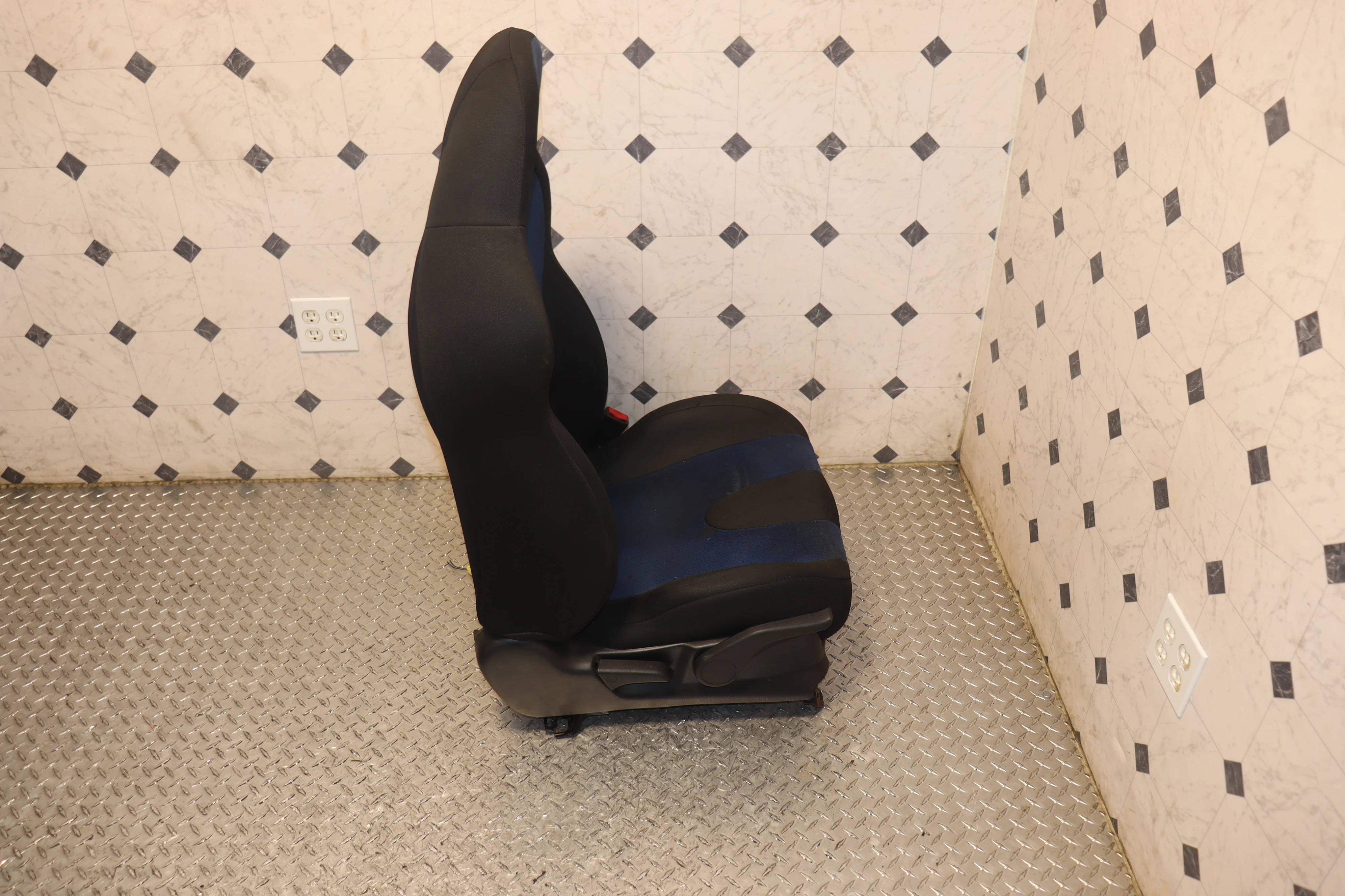 JDM 2002 - 2007 SUBARU IMPREZA WRX STI GDB COMPLETE BLUE FRONT AND REAR SEATS - Image 19
