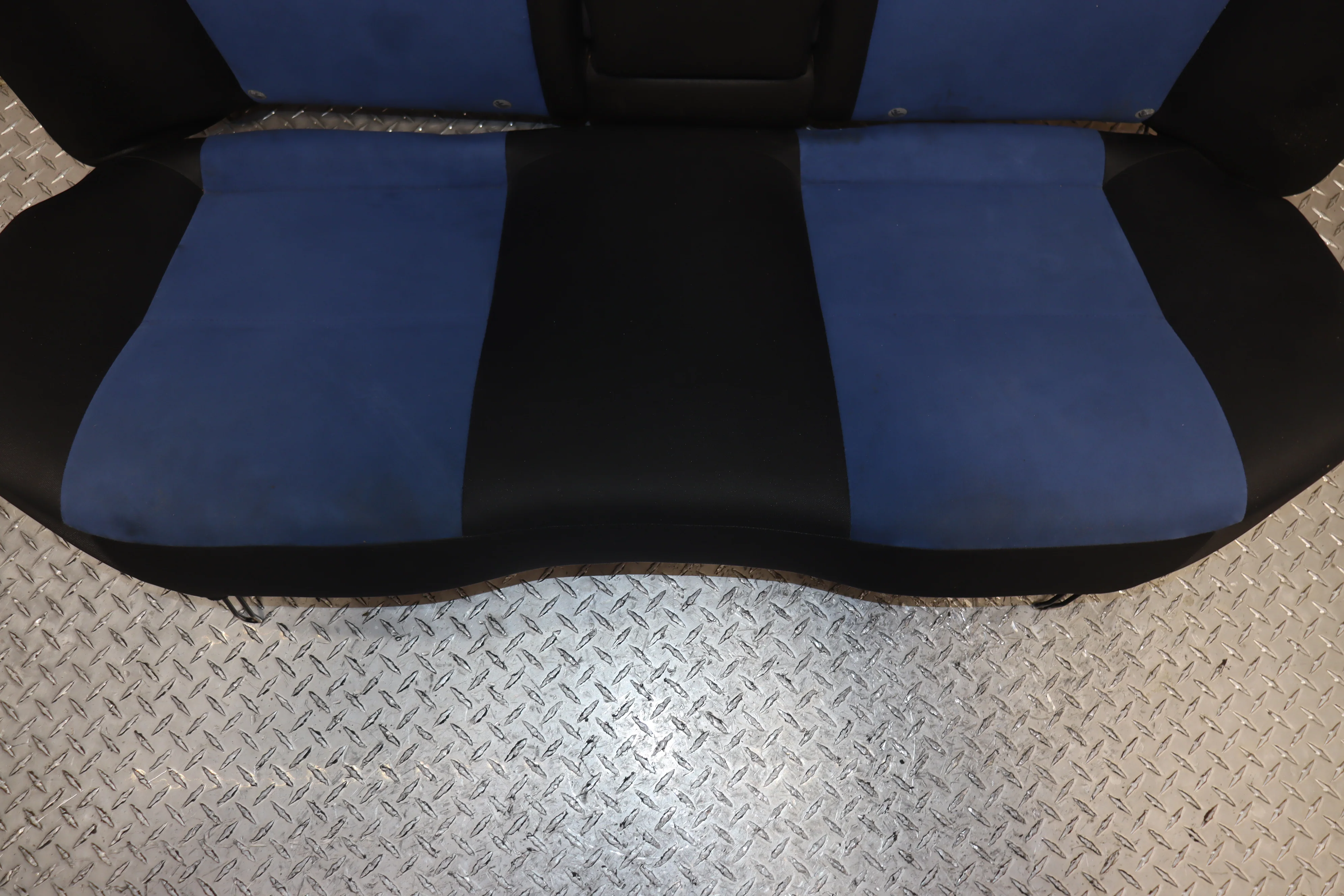 JDM 2002 - 2007 SUBARU IMPREZA WRX STI GDB COMPLETE BLUE FRONT AND REAR SEATS - Image 4