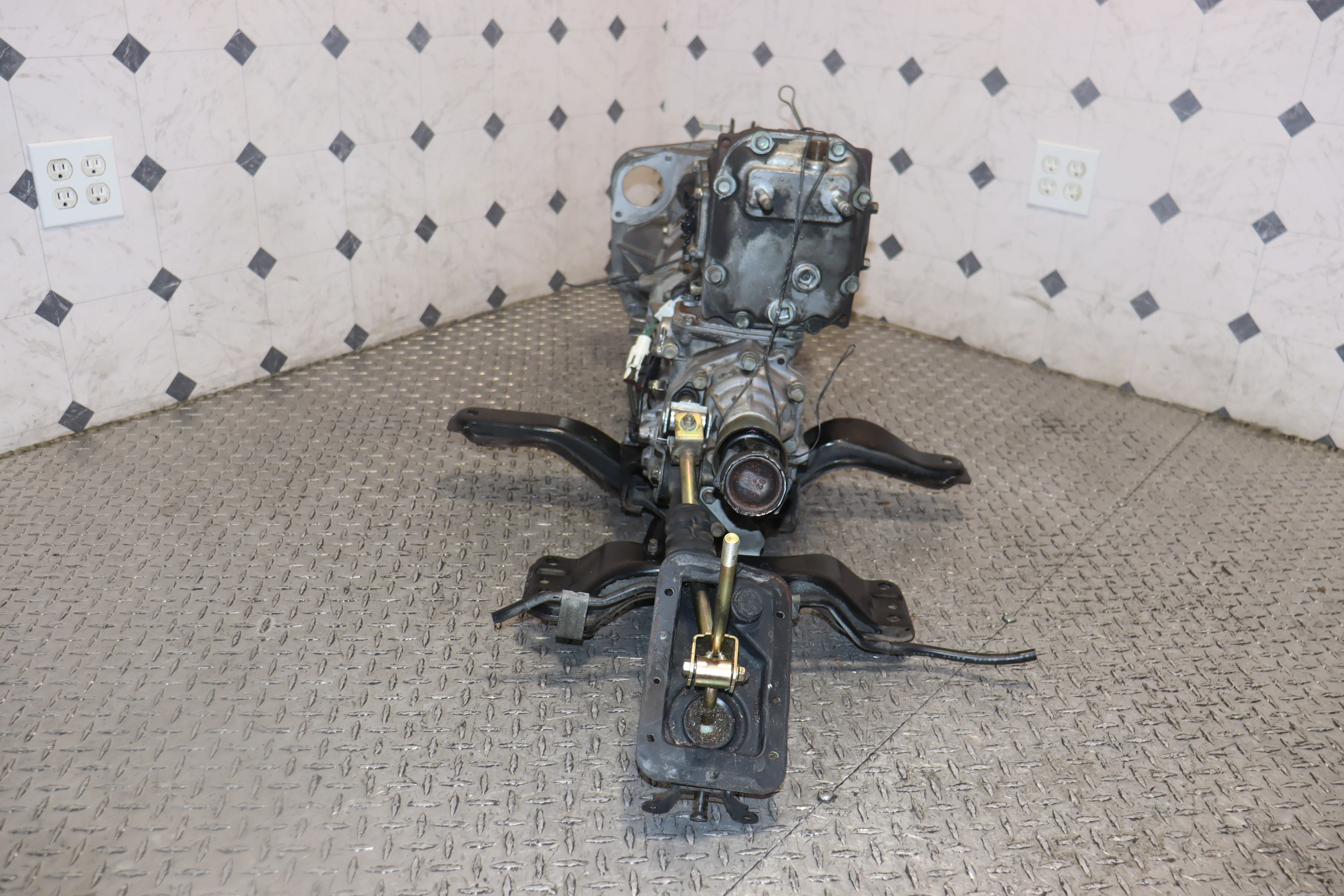 JDM 99-02 SUBARU IMPREZA WRX GC8 STI VERSION V TYPE-RA LIMITED EJ207& SPD MANUAL TRANSMISSION W/DIFF - Image 9