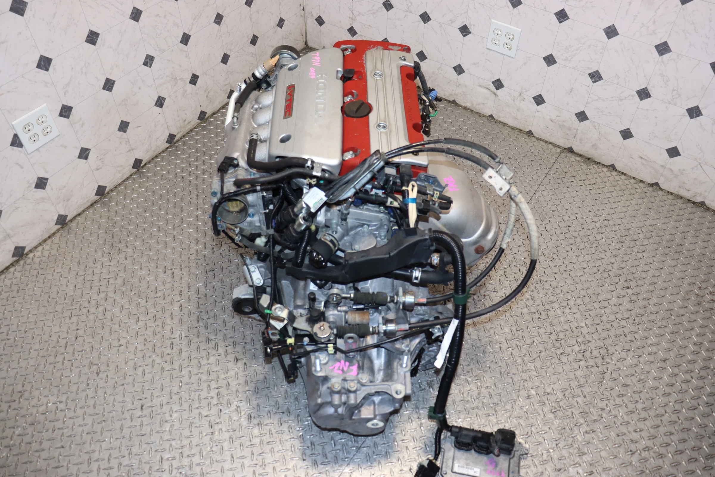 Honda Civic FN2 Type R K20A JDM Engine | 2.0L Inline-4 Cylinder DOHC i-VTEC Motor + 6 Speed Manual Transmission - Image 11