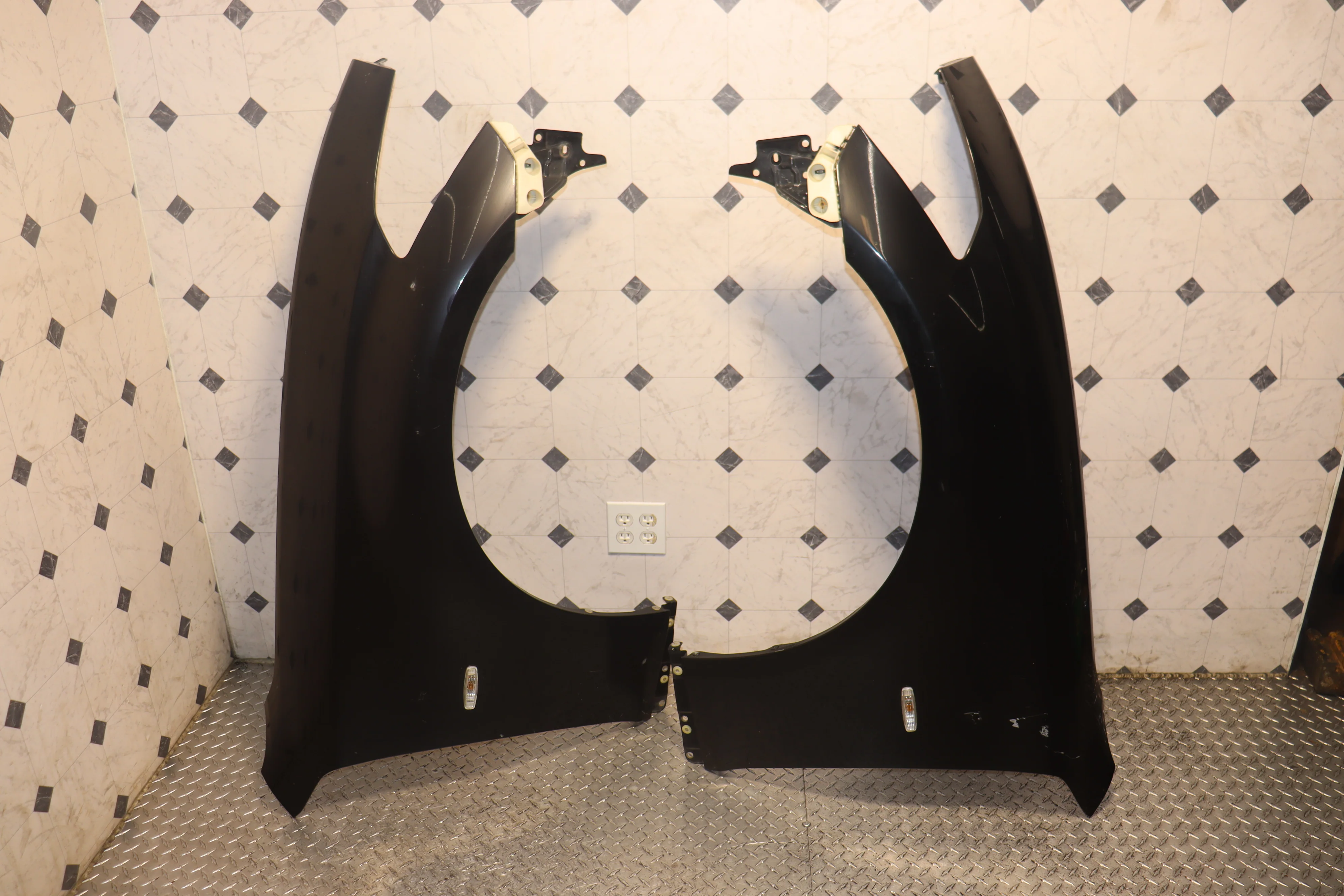 JDM NISSAN FUGA 370GT / 2010 - 2013 INFINITI M37 COMPLETE FRONT-END NOSE CUT CONVERSION - Image 19