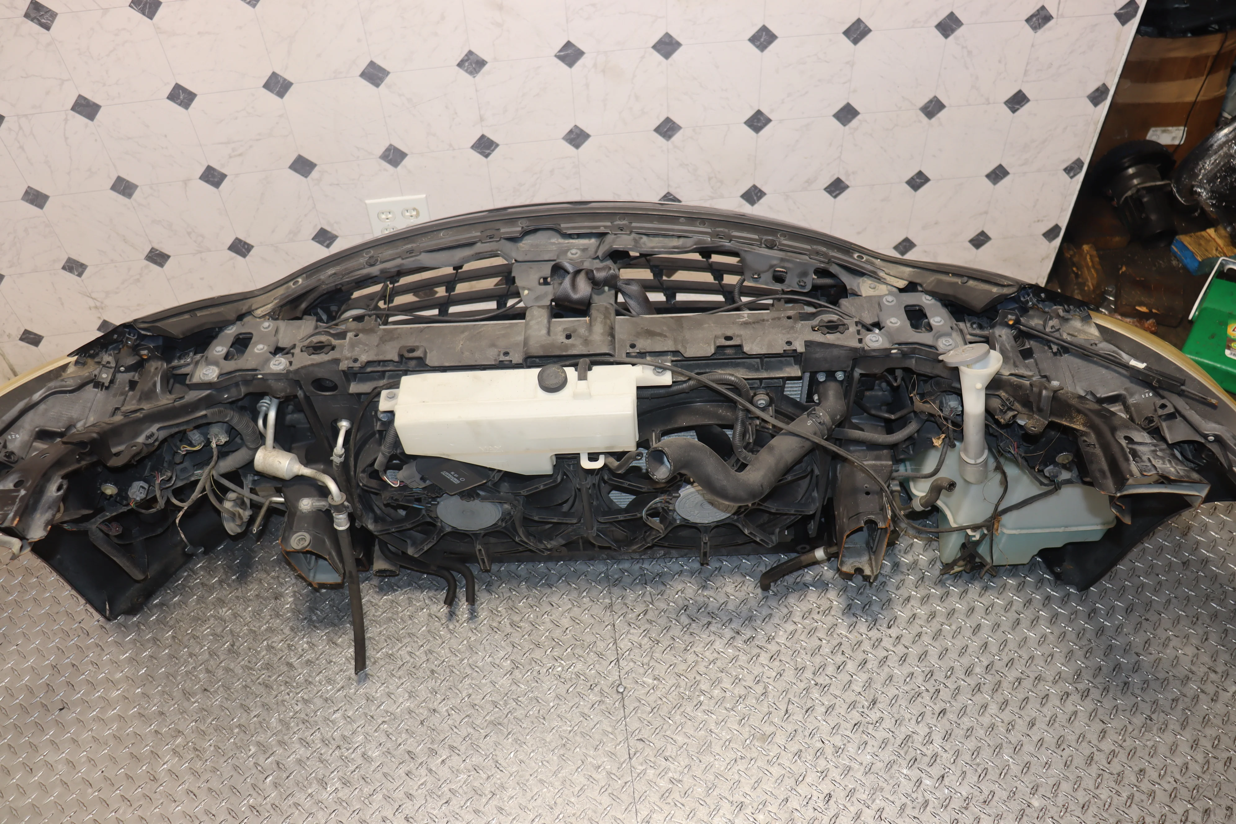 JDM NISSAN FUGA 370GT / 2010 - 2013 INFINITI M37 COMPLETE FRONT-END NOSE CUT CONVERSION - Image 8