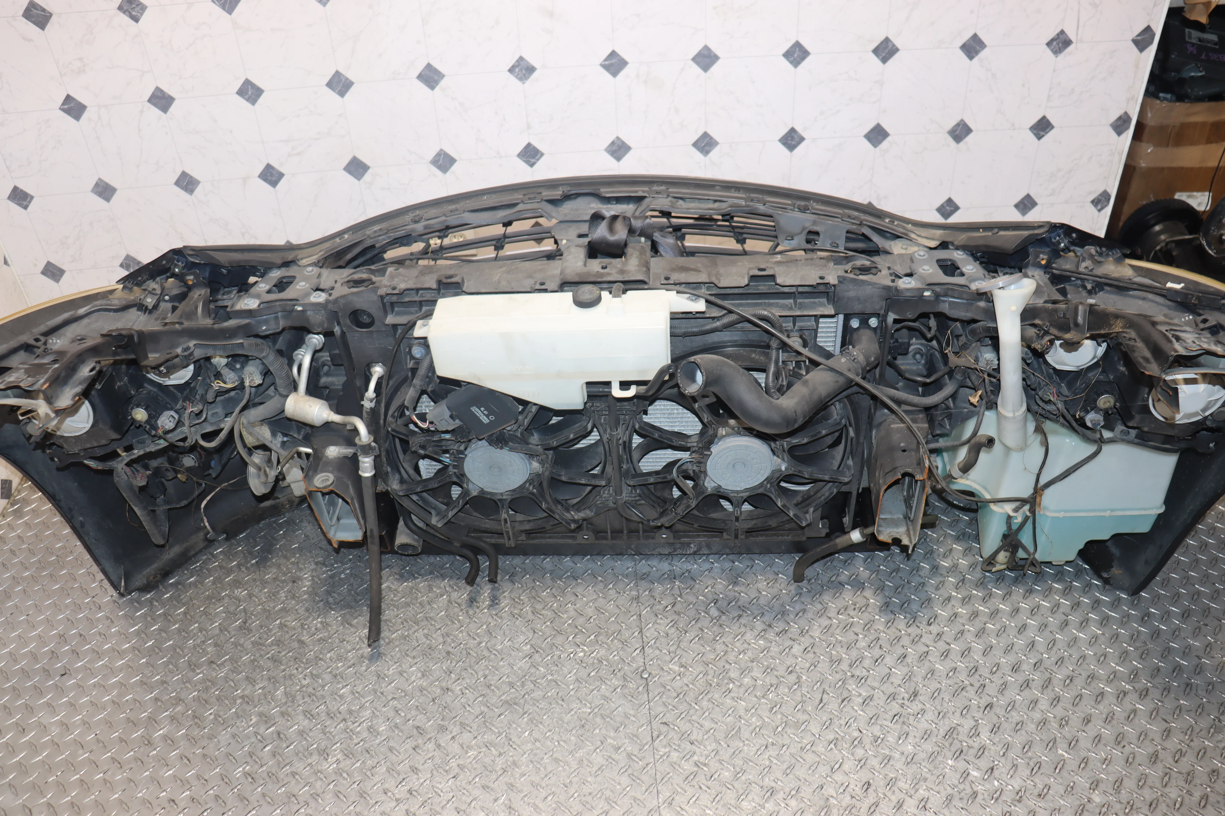 JDM NISSAN FUGA 370GT / 2010 - 2013 INFINITI M37 COMPLETE FRONT-END NOSE CUT CONVERSION - Image 9