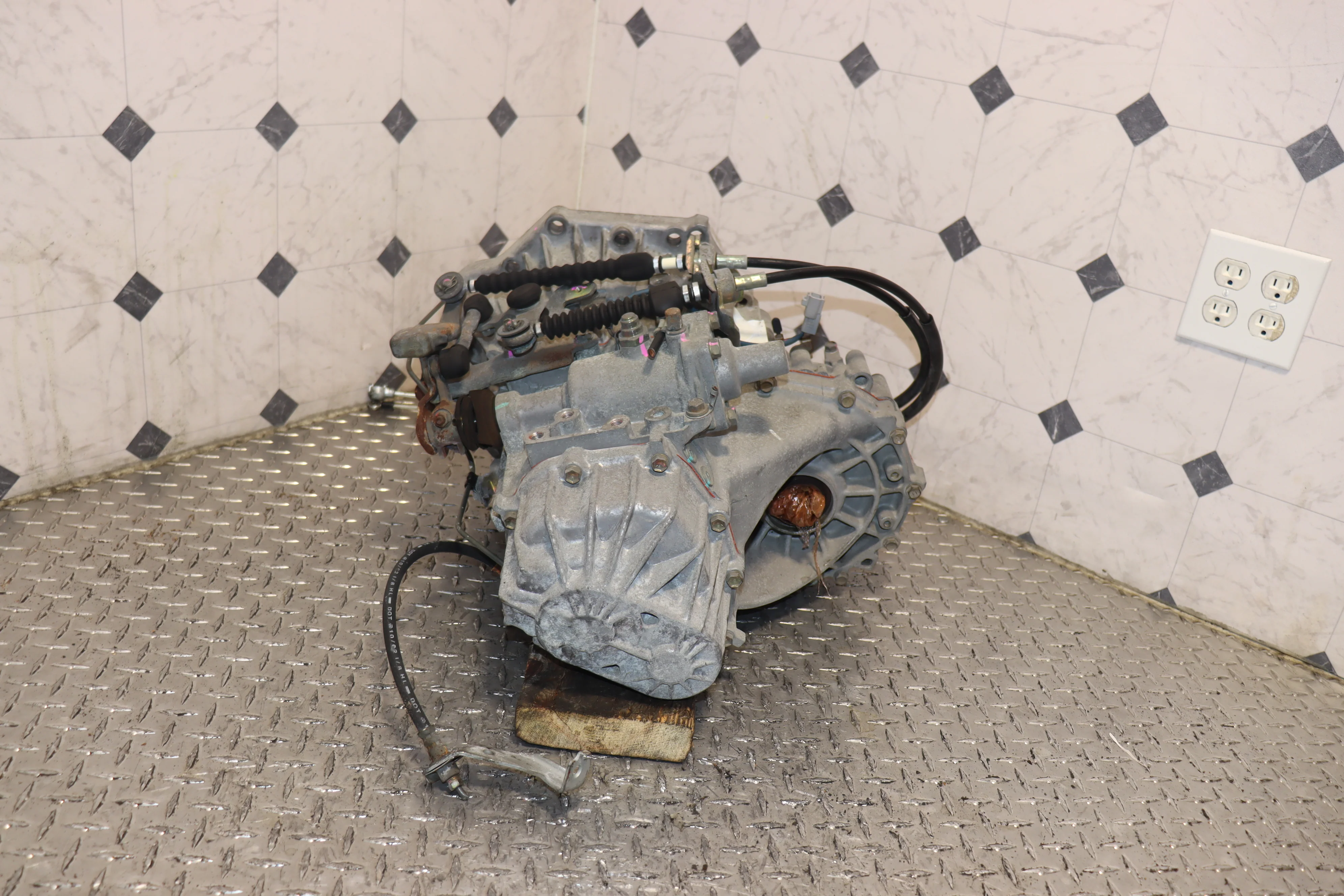 JDM 2000-2005 CELICA GT 6 SPEED MANUAL TRANSMISSION TOYOTA 2ZZ - Image 3