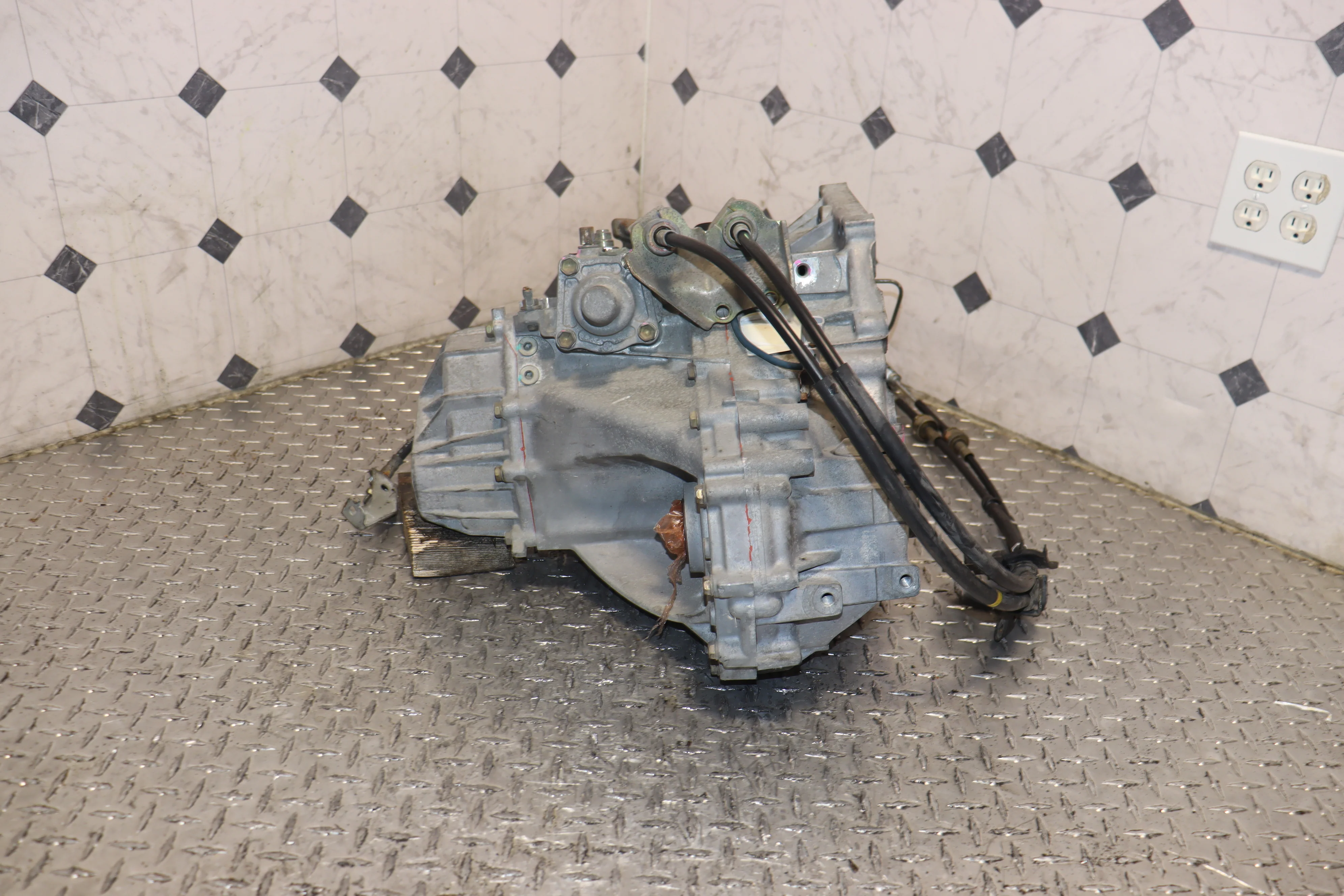 JDM 2000-2005 CELICA GT 6 SPEED MANUAL TRANSMISSION TOYOTA 2ZZ - Image 4